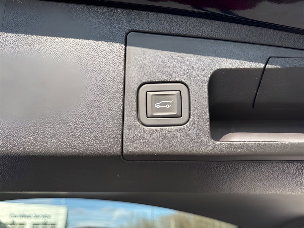 Used 2025 Cadillac XT5 Premium Luxury image 16