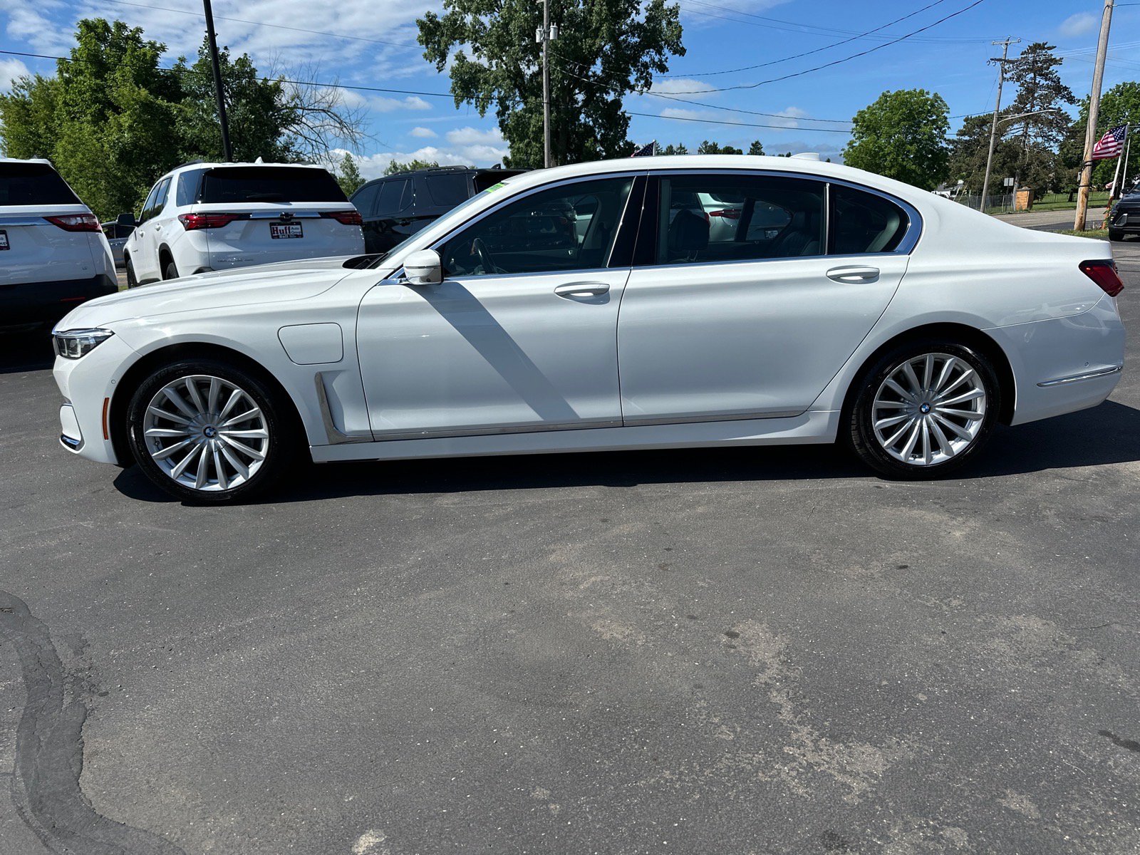 Used 2020 BMW 745e xDrive AWD/4WD image 9