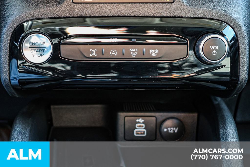Used 2025 Ford Escape Platinum AWD/4WD image 43