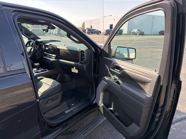 New 2026 Chevrolet Silverado 1500 High Country w/ Midnight Edition image 32