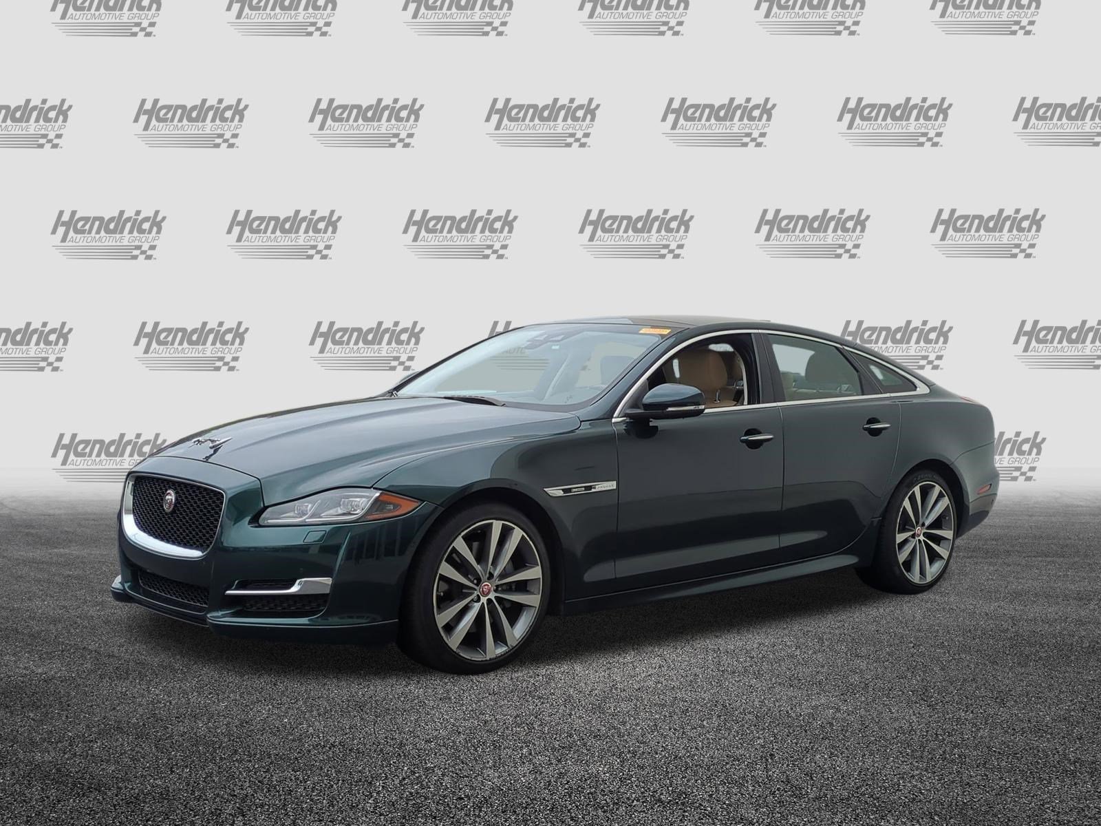 Used 2019 Jaguar XJ R-Sport AWD/4WD image 5