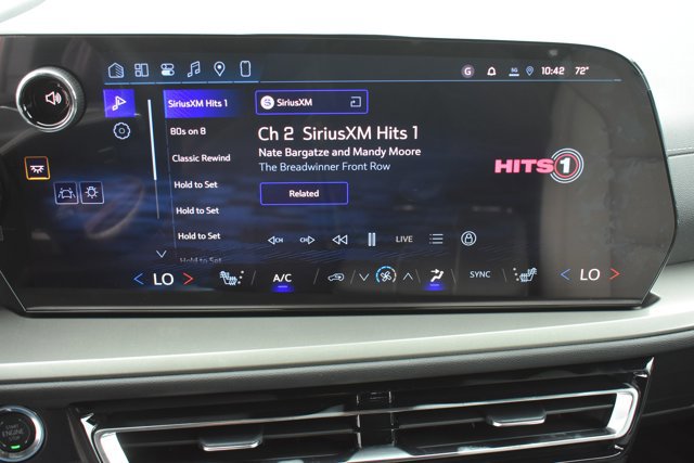 New 2026 Chevrolet Traverse LT w/ Driver Confidence Package FWD image 24