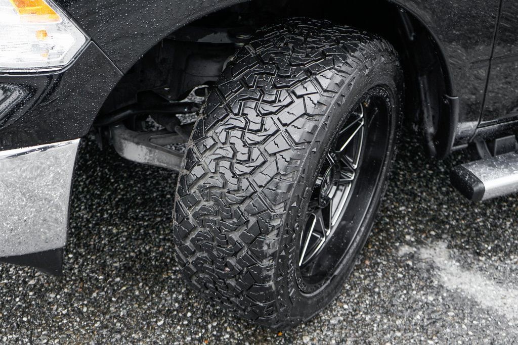 Used 2020 RAM 1500 Classic SLT w/ Luxury Group image 40