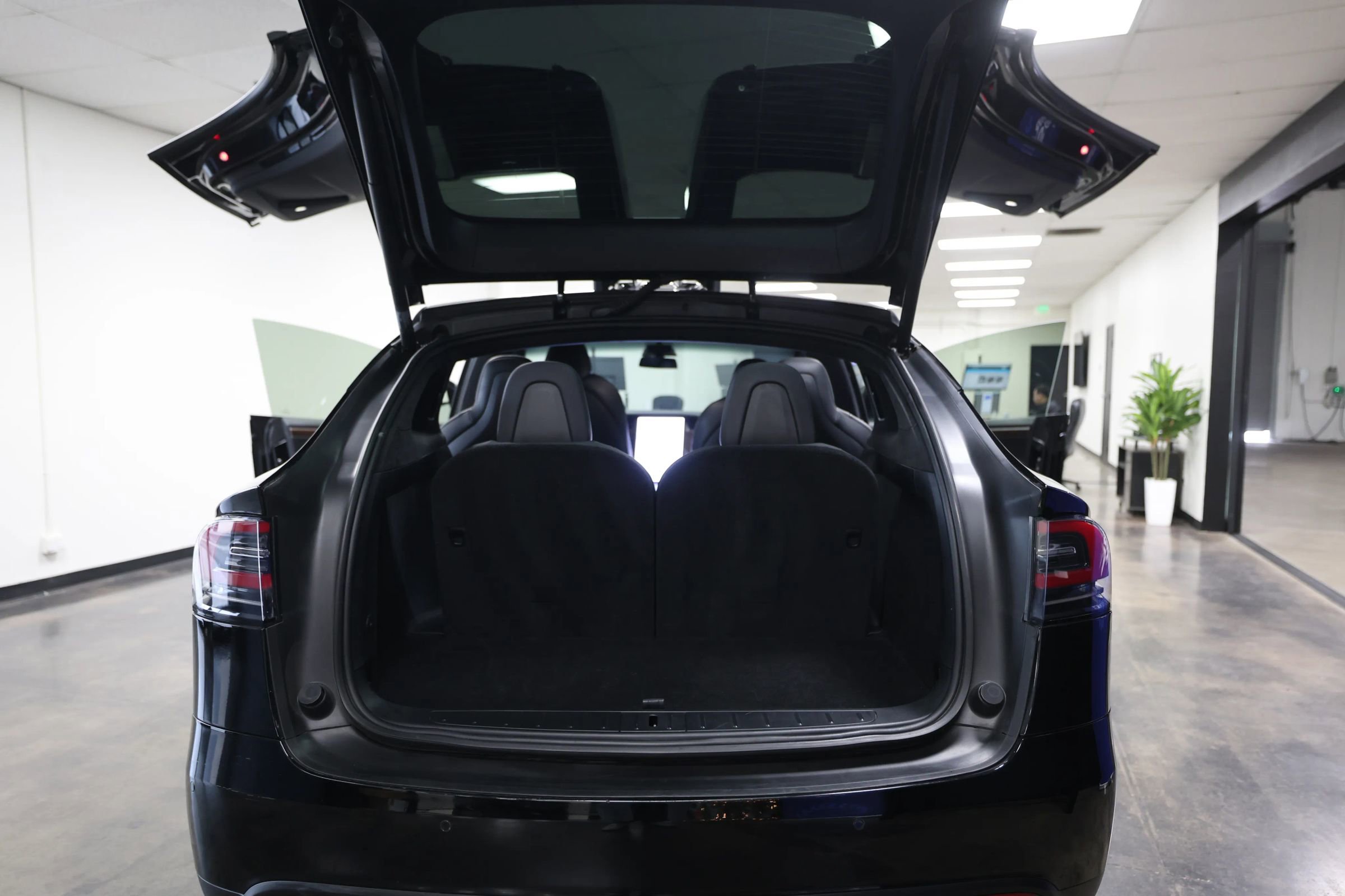 Used 2020 Tesla Model X Long Range image 47