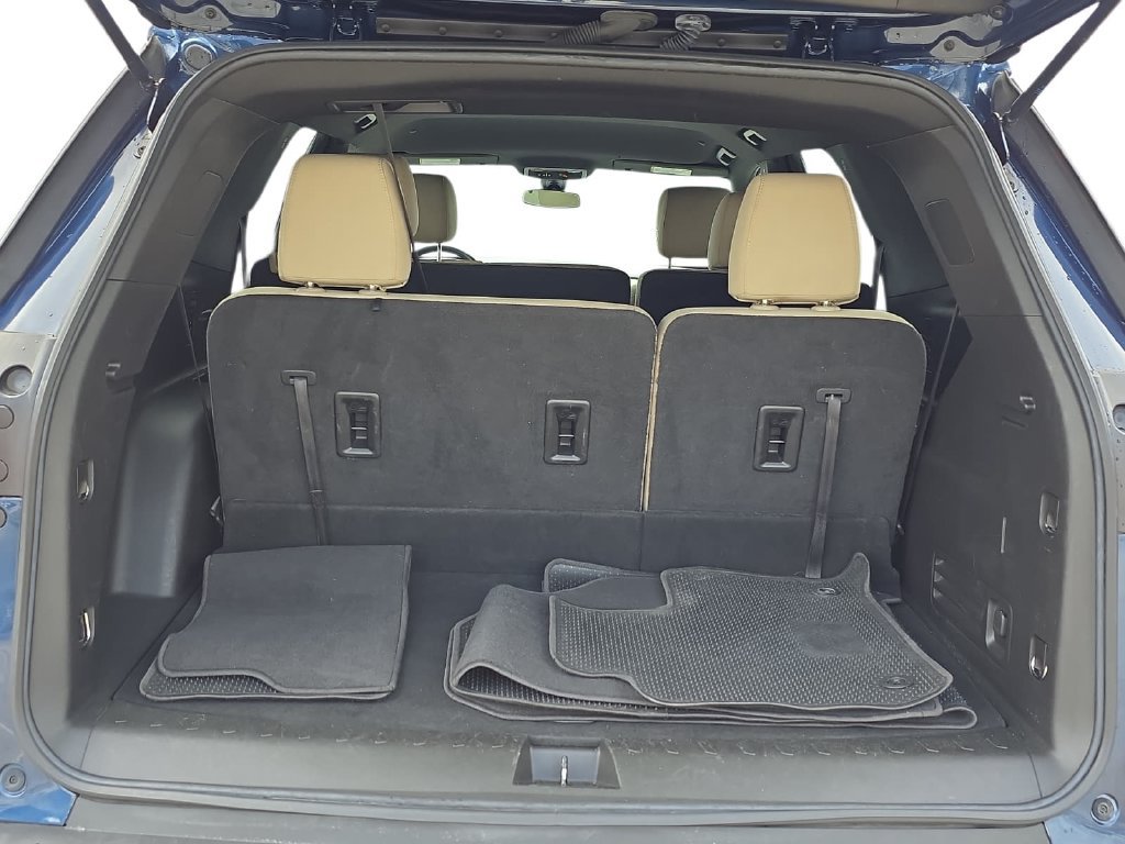 Used 2023 Chevrolet Traverse LS w/ Safety Package FWD image 30