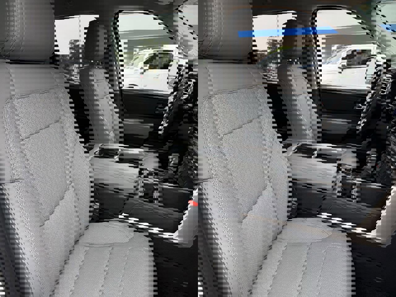 Used 2024 Toyota Tundra Limited AWD/4WD image 22