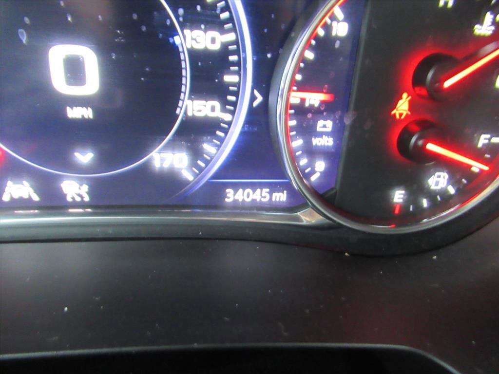 Used 2023 Chevrolet Traverse Premier image 36