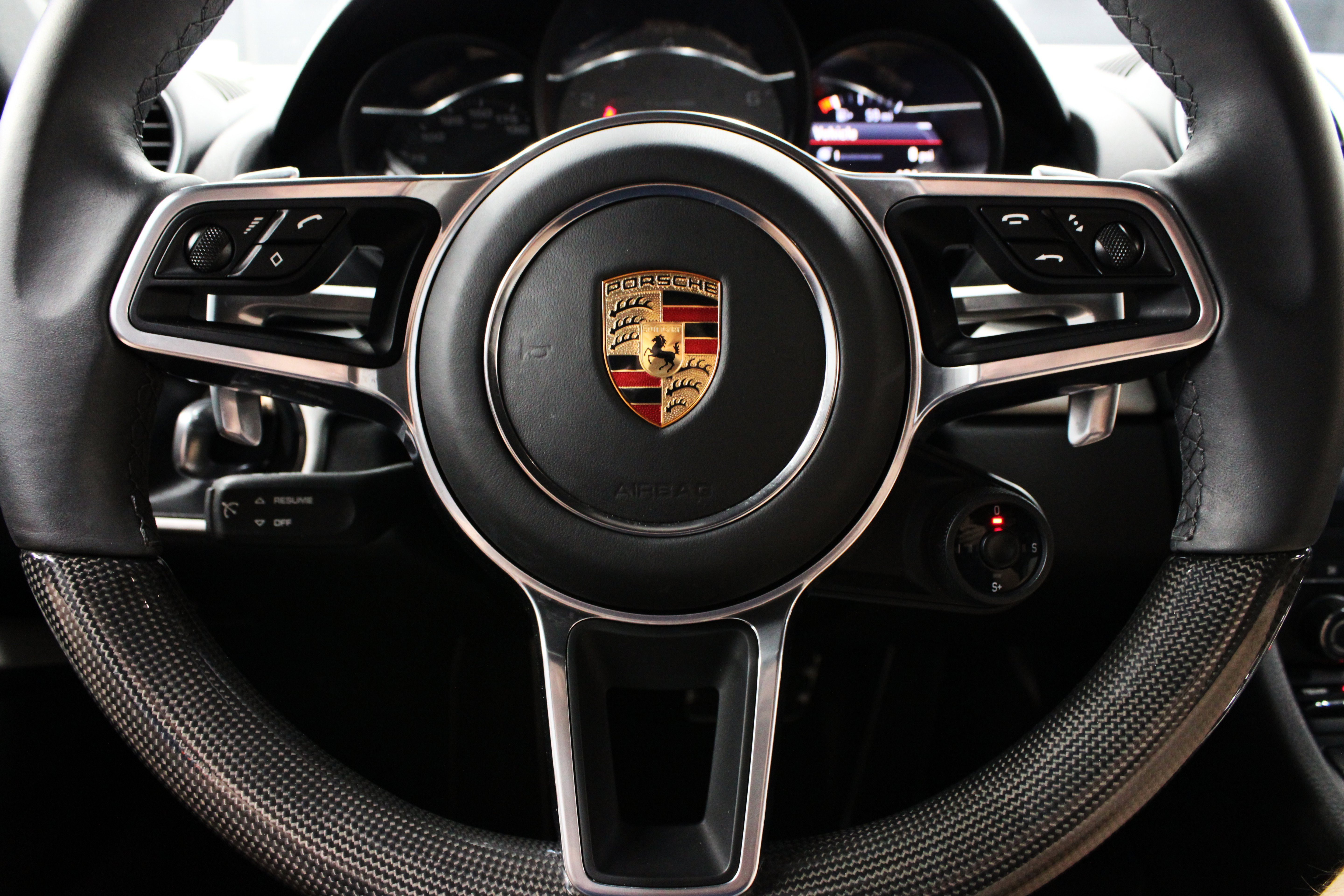 Used 2025 Porsche 718 Cayman S w/ Sportdesign Package RWD image 11