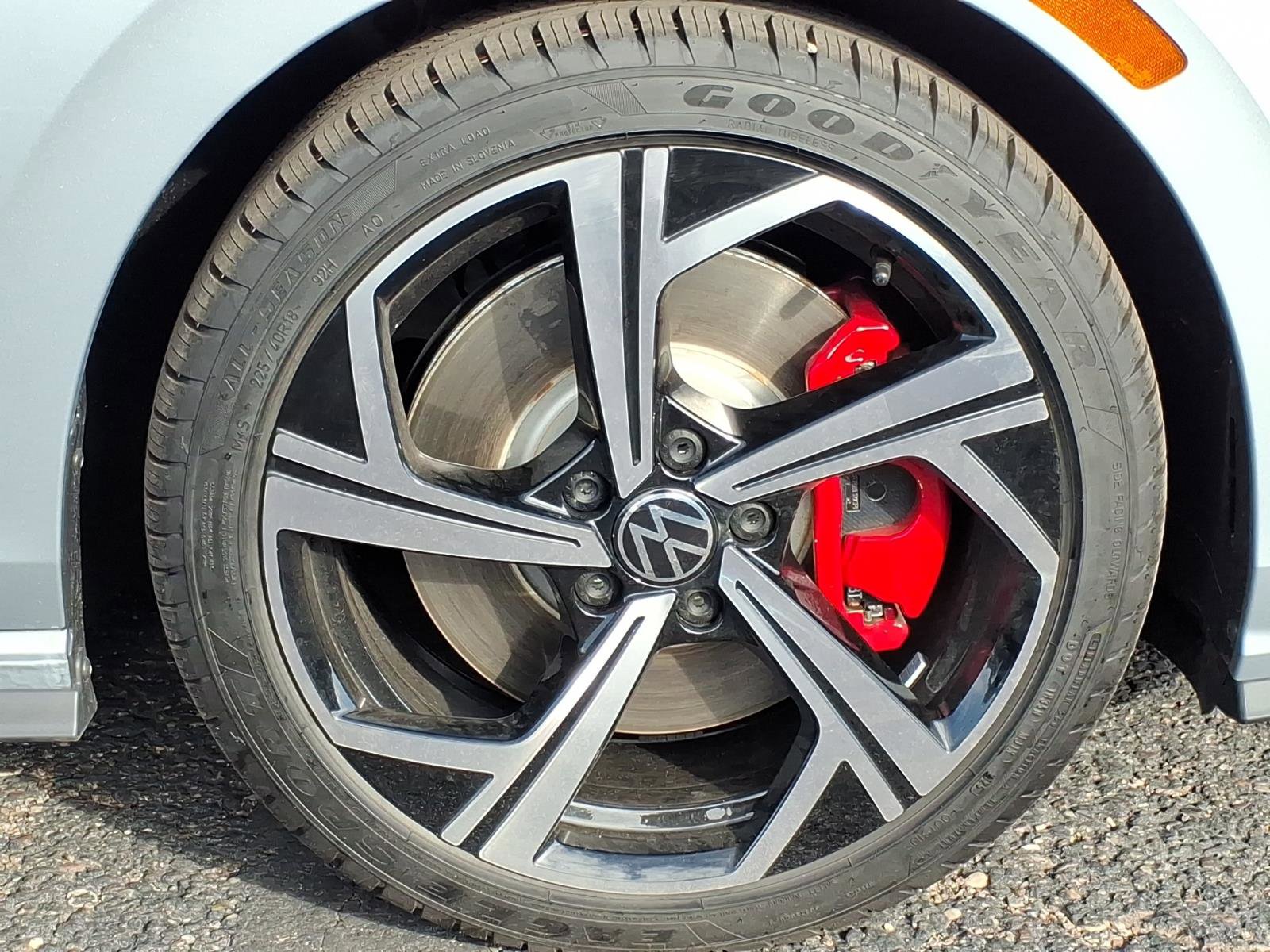 New 2026 Volkswagen GTI SE image 7