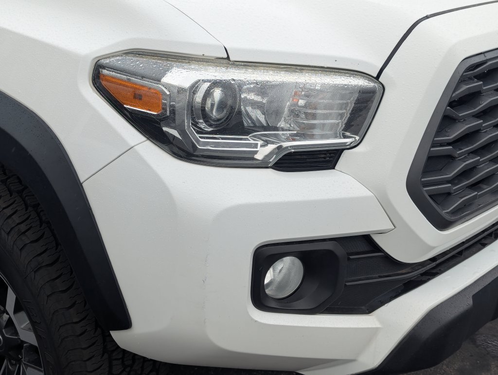 Used 2020 Toyota Tacoma TRD Off-Road w/ Technology Package AWD/4WD image 11