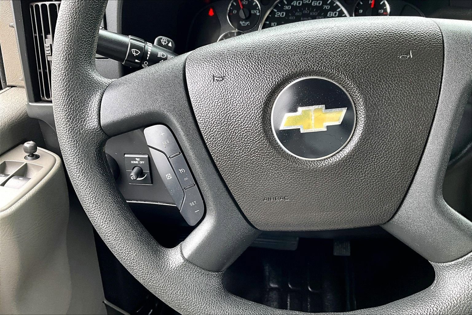 Used 2025 Chevrolet Express 2500 LT w/ LT Preferred Equipment Group RWD image 19