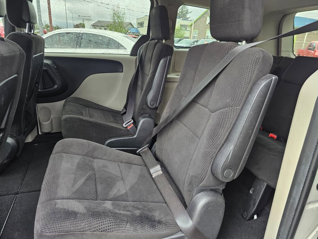 Used 2012 Dodge Grand Caravan SE FWD image 20