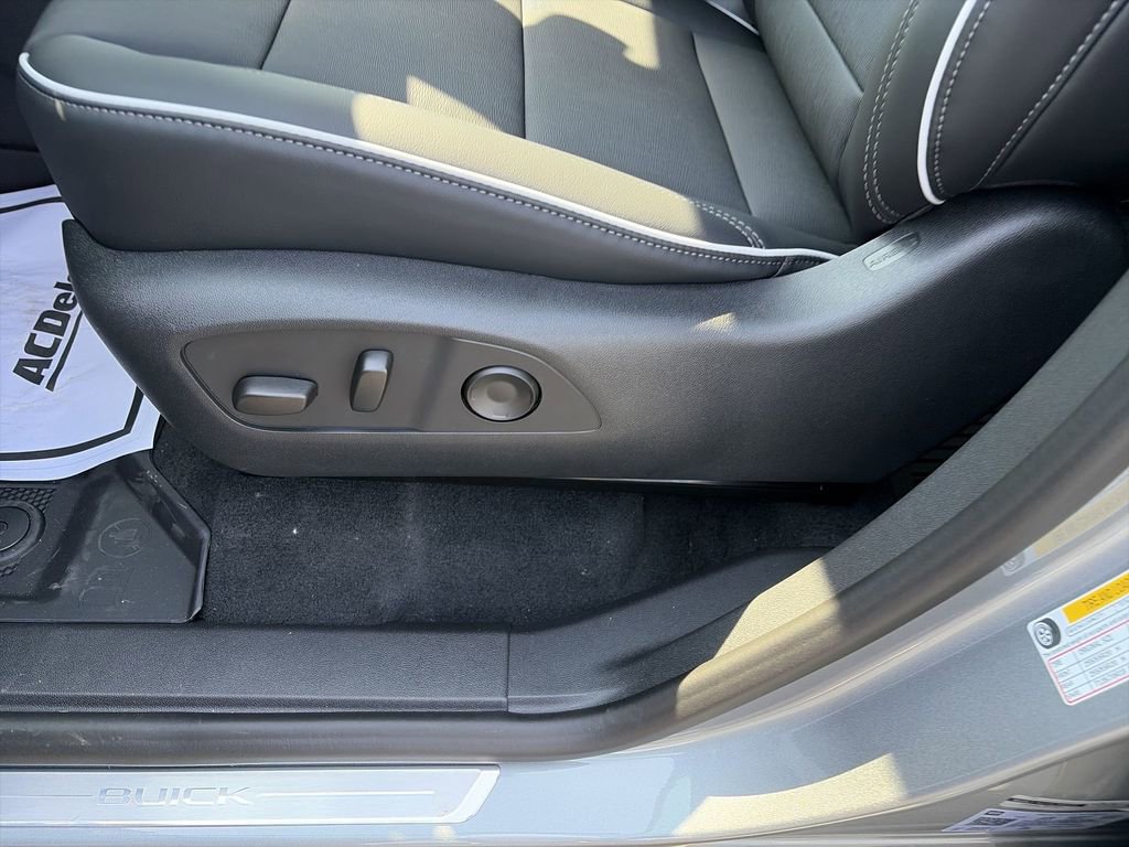 New 2026 Buick Enclave Preferred w/ Power Package image 18