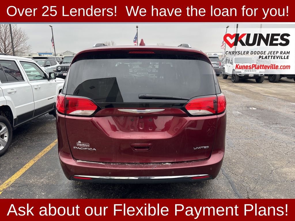 Used 2017 Chrysler Pacifica Limited w/ UConnect Theater Package FWD image 7