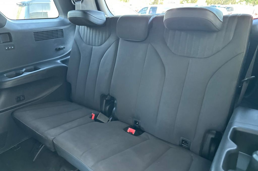 Used 2025 Hyundai Palisade Calligraphy image 13