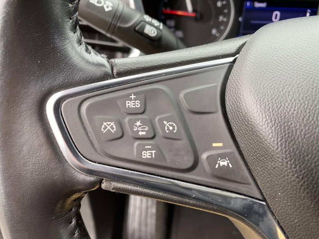 Used 2020 Chevrolet Equinox LT image 18