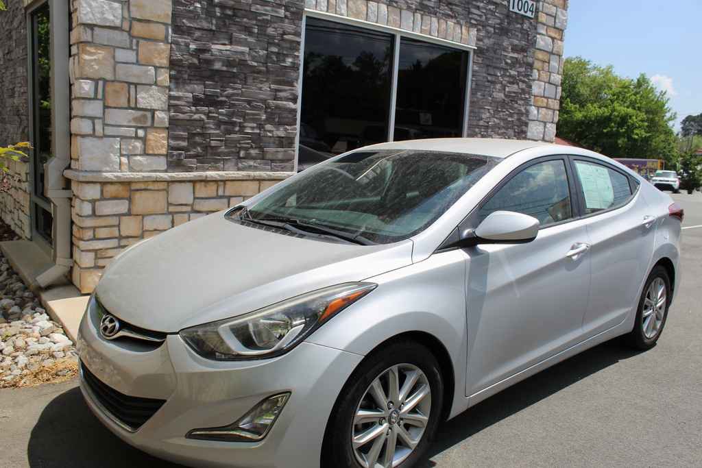 Used 2015 Hyundai Elantra SE w/ Option Group 02