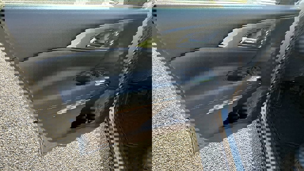 New 2026 Chevrolet Traverse LT w/ Sun and Wheel Package image 11