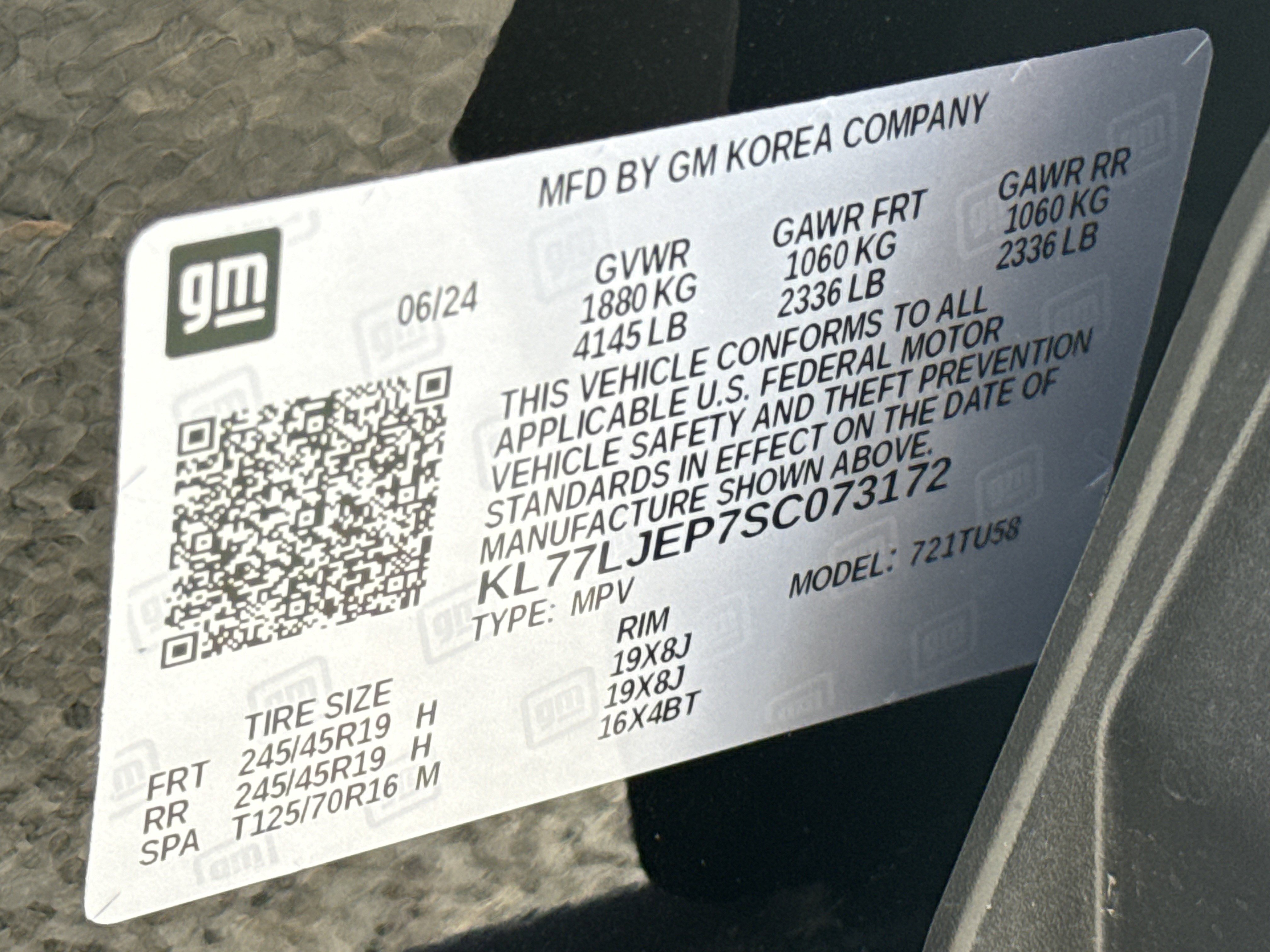 Certified 2025 Chevrolet Trax RS w/ Driver Confidence Package image 3