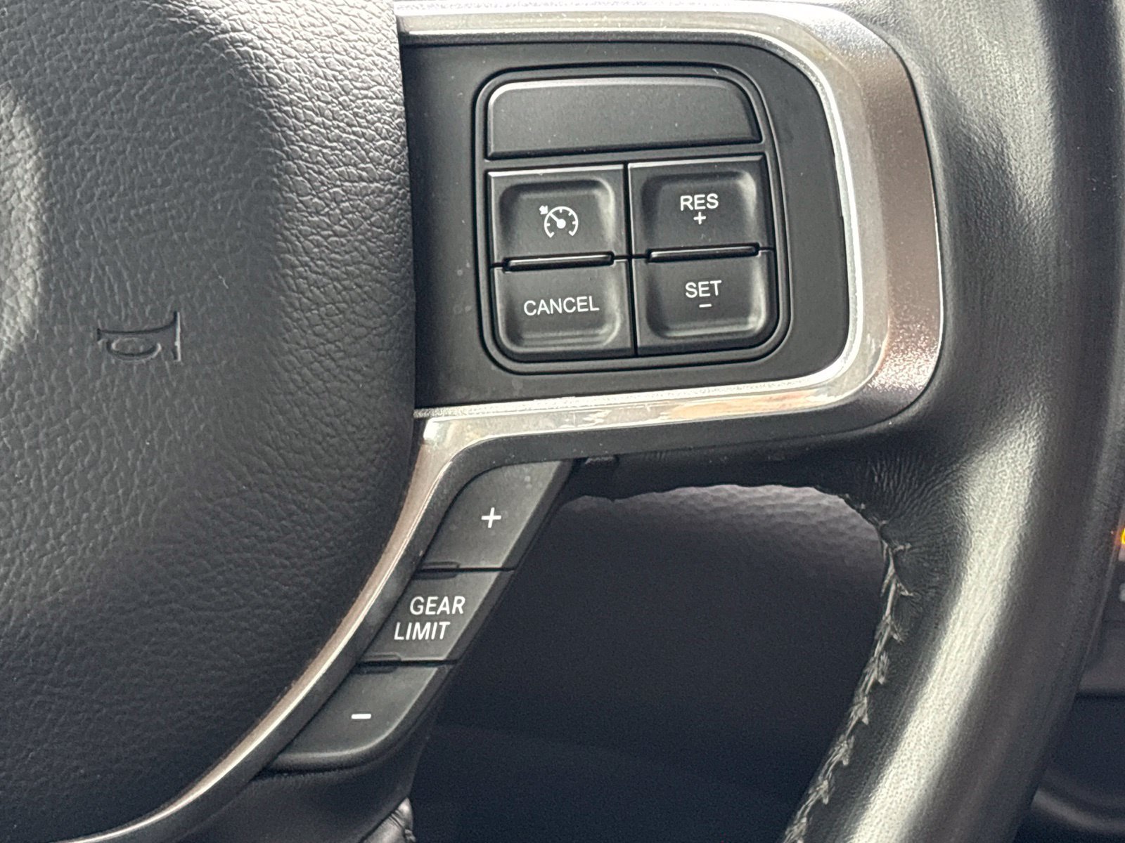 Used 2022 RAM 2500 Laramie AWD/4WD image 30