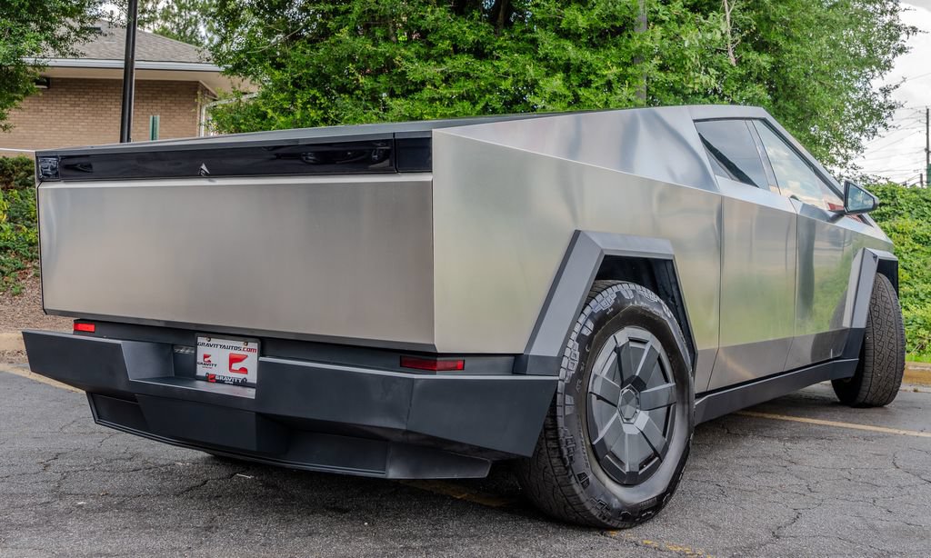 Used 2025 Tesla Cybertruck AWD Crew Cab image 27