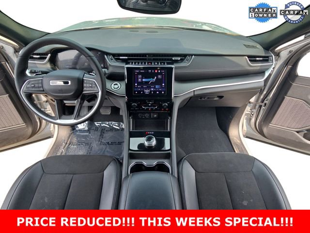 Used 2024 Jeep Grand Cherokee Altitude image 9