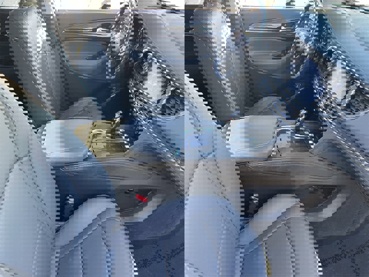 Used 2019 Buick Enclave Essence image 9