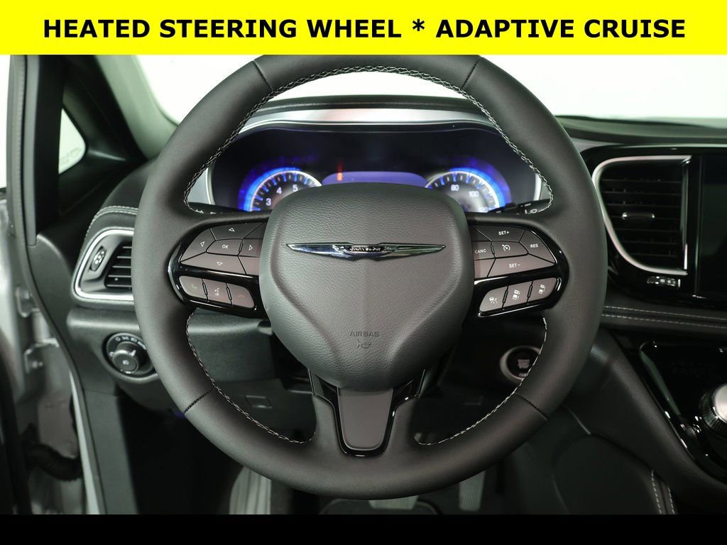 New 2026 Chrysler Pacifica Limited w/ S Appearance Package image 4