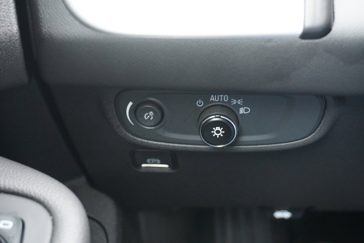 Used 2022 GMC Terrain SLE image 10