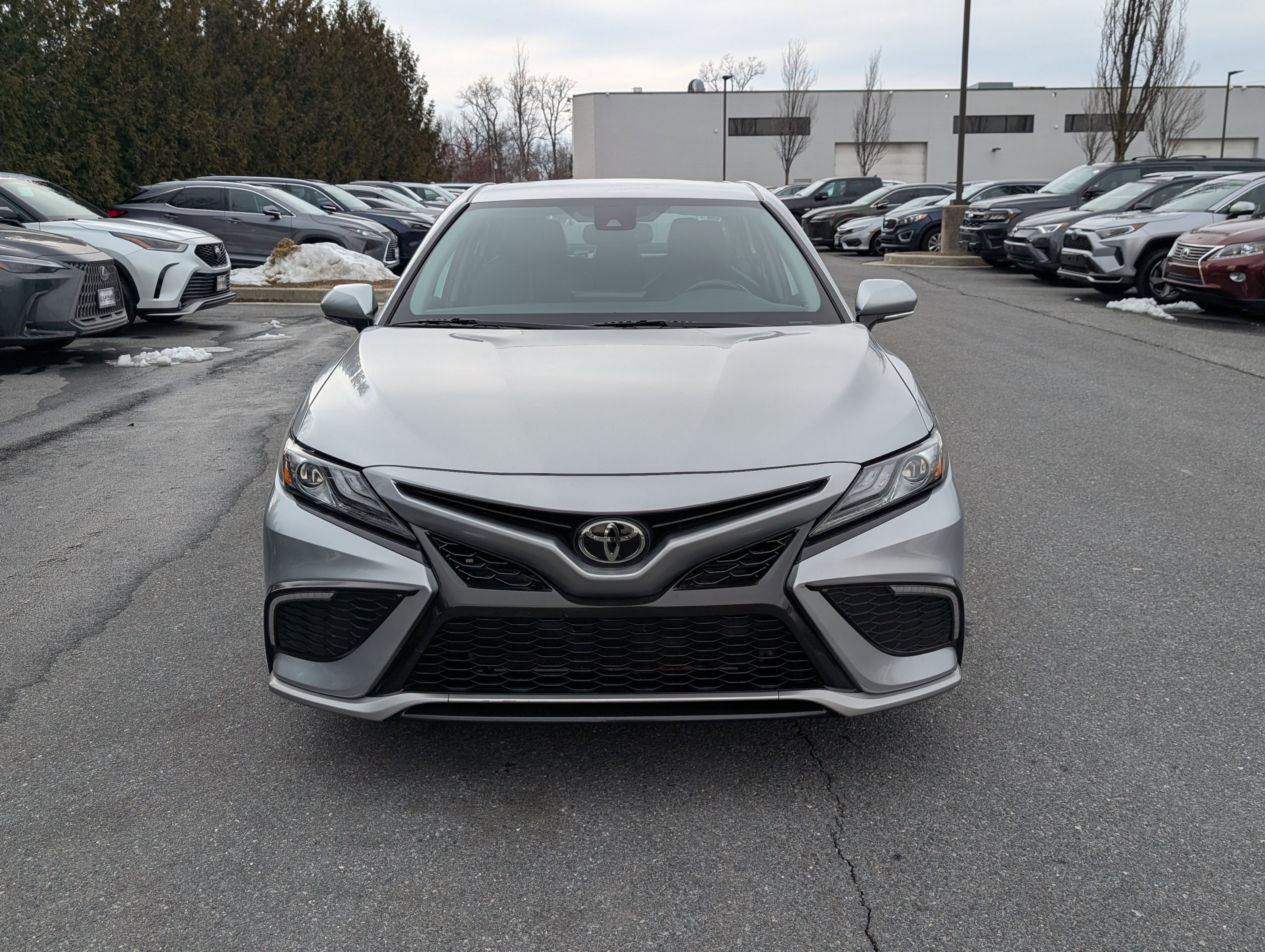 Used 2022 Toyota Camry XSE image 8