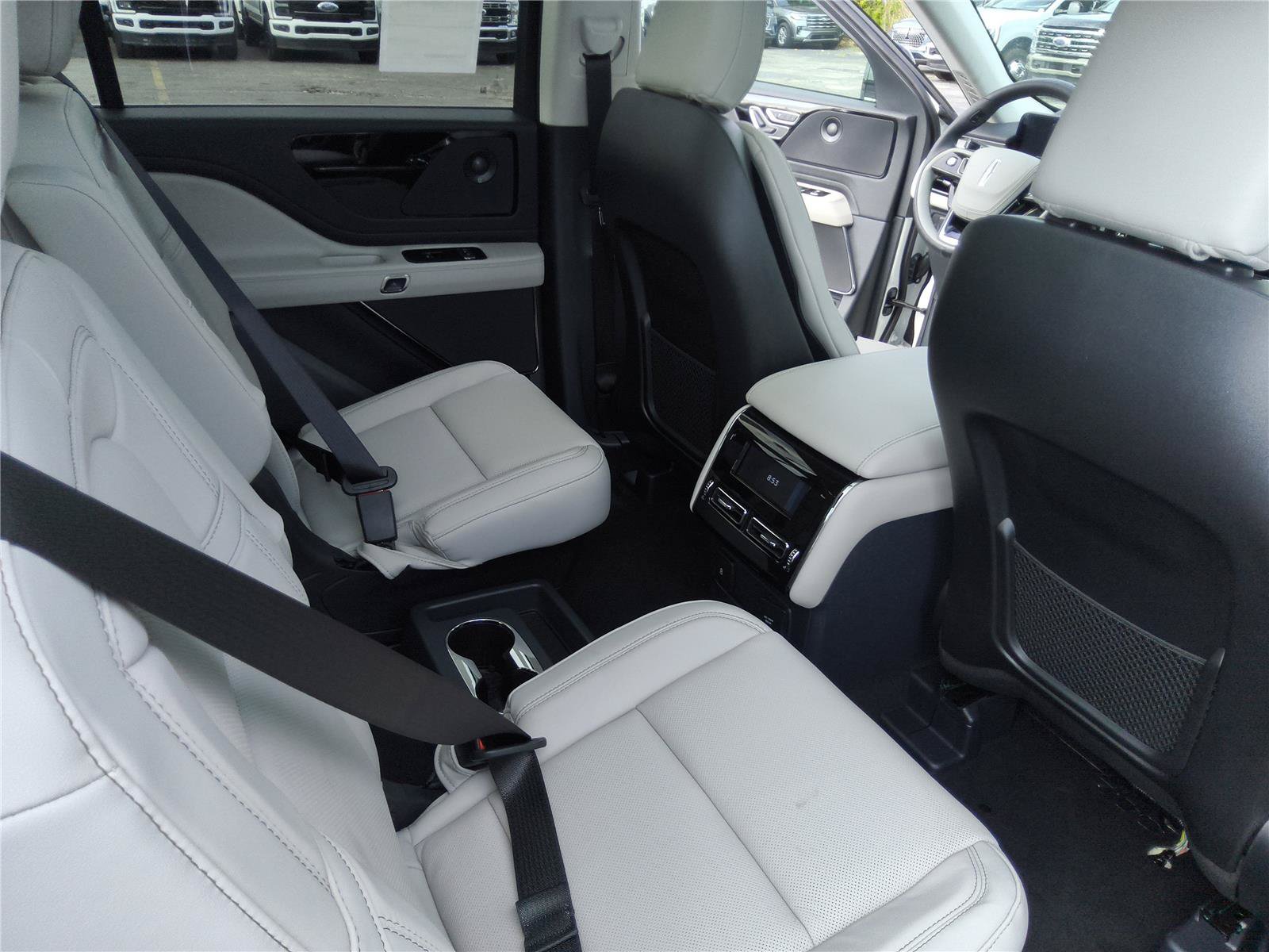New 2026 Lincoln Aviator Reserve w/ Illumination Package RWD image 23