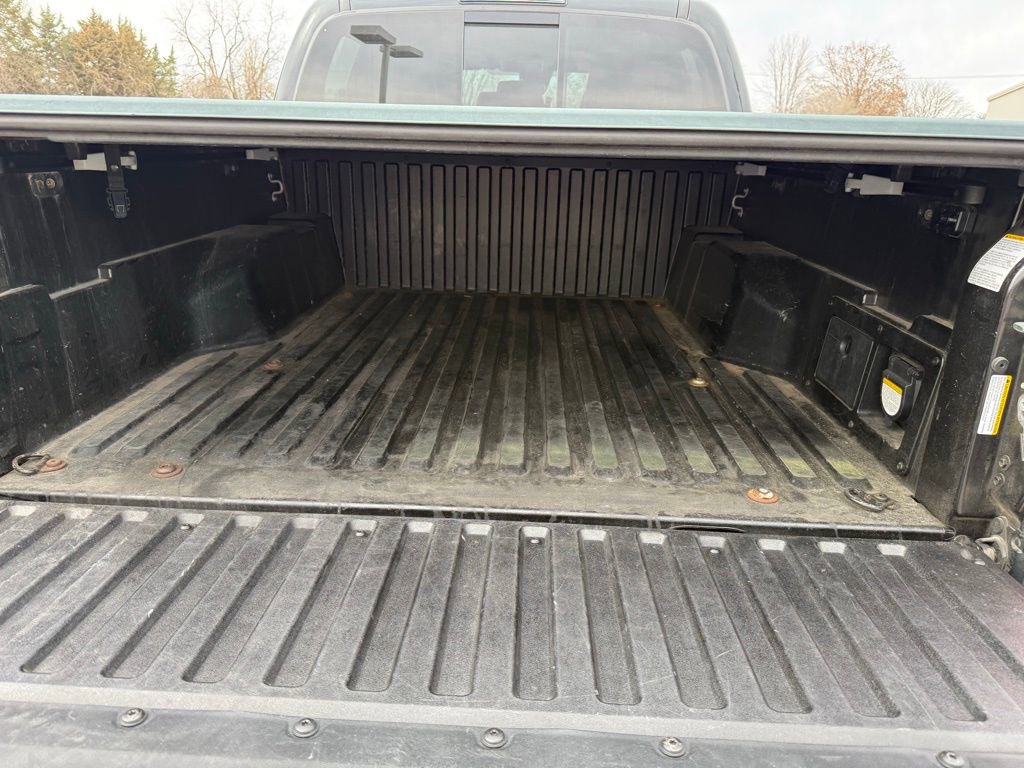 Used 2019 Toyota Tacoma TRD Sport image 9