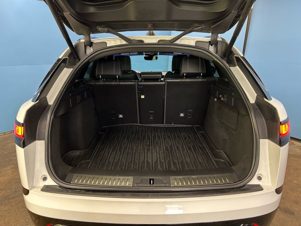 Used 2018 Land Rover Range Rover Velar R-Dynamic HSE image 40