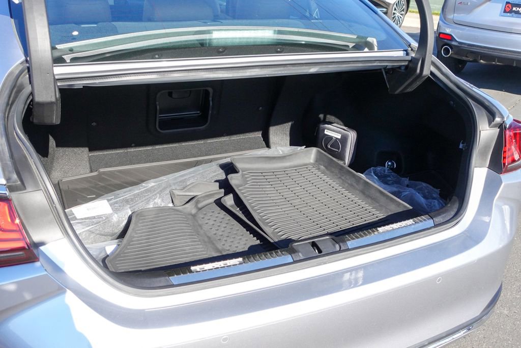 Used 2025 Lexus ES 300h w/ Premium Package image 28