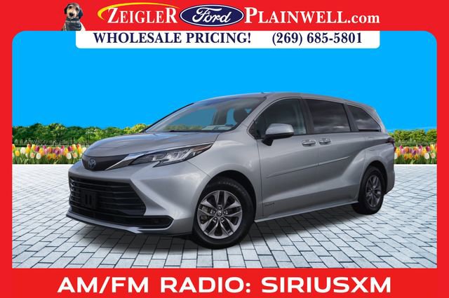 Used 2021 Toyota Sienna LE image 1