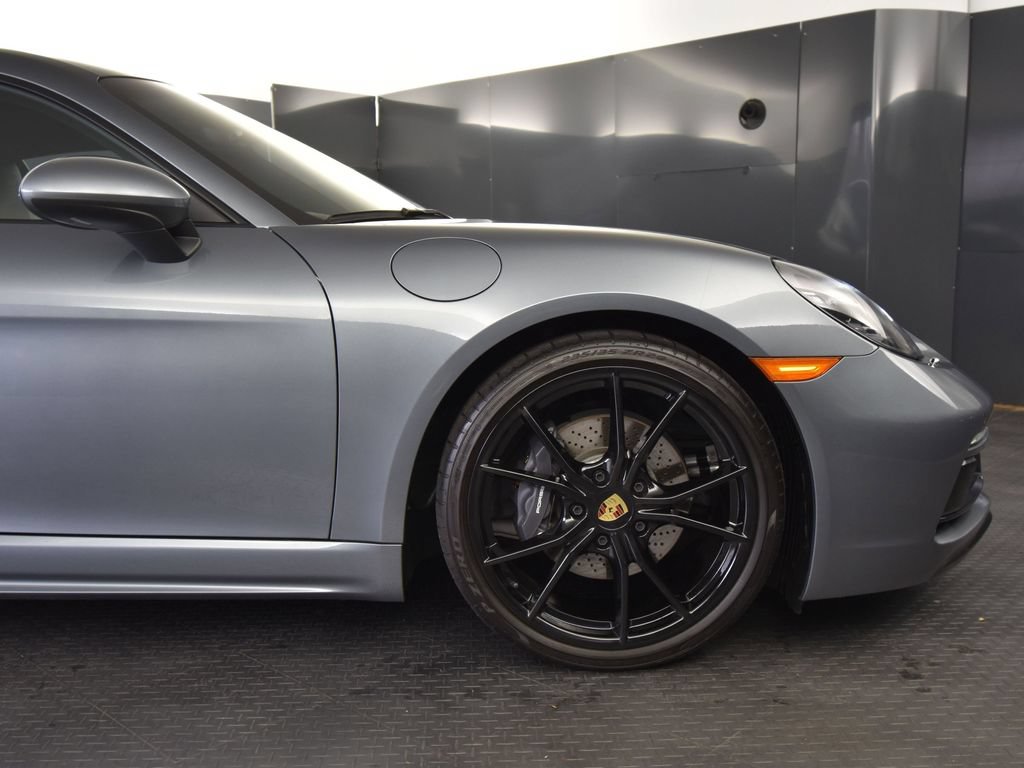 Used 2025 Porsche 718 Cayman RWD image 37