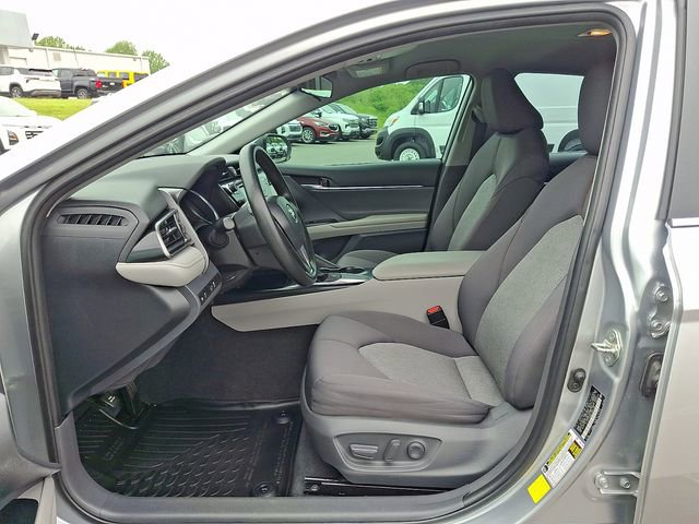Used 2020 Toyota Camry LE FWD image 9