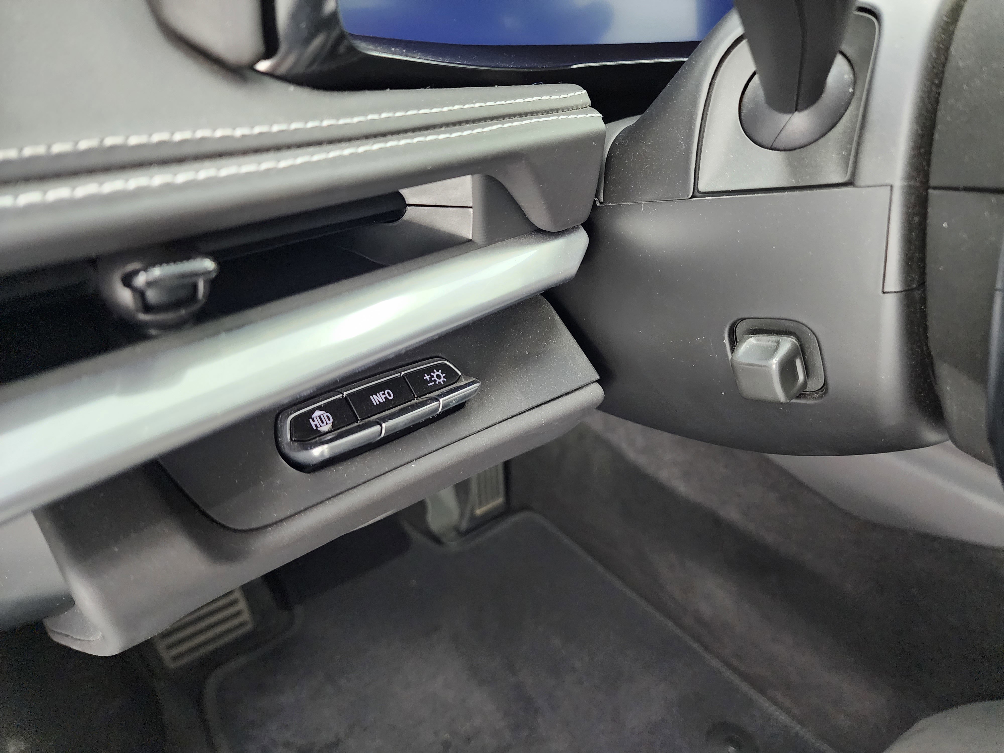 Used 2022 Chevrolet Corvette Stingray Premium Conv w/ Z51 Performance Package image 36