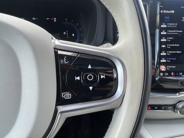Used 2023 Volvo XC60 B5 Core AWD/4WD image 16