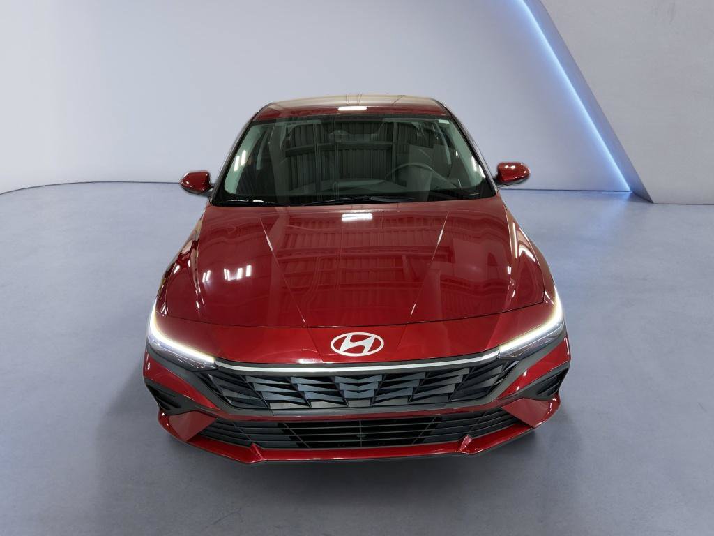 Certified 2025 Hyundai Elantra SE FWD image 2