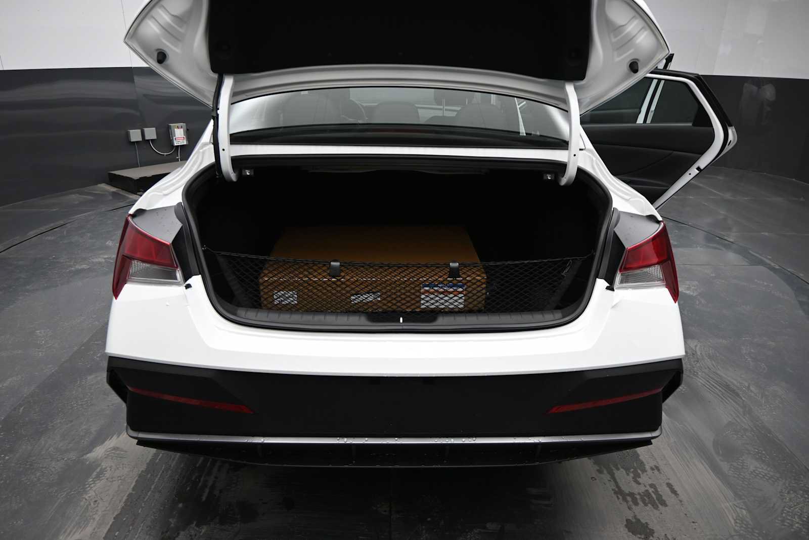 New 2026 Hyundai Elantra SEL Sport FWD image 13