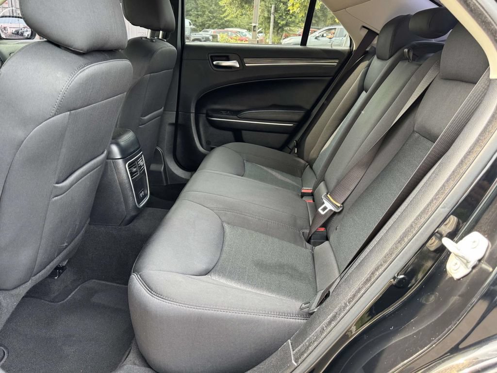Used 2021 Chrysler 300 Touring w/ Sport Appearance Package RWD image 17