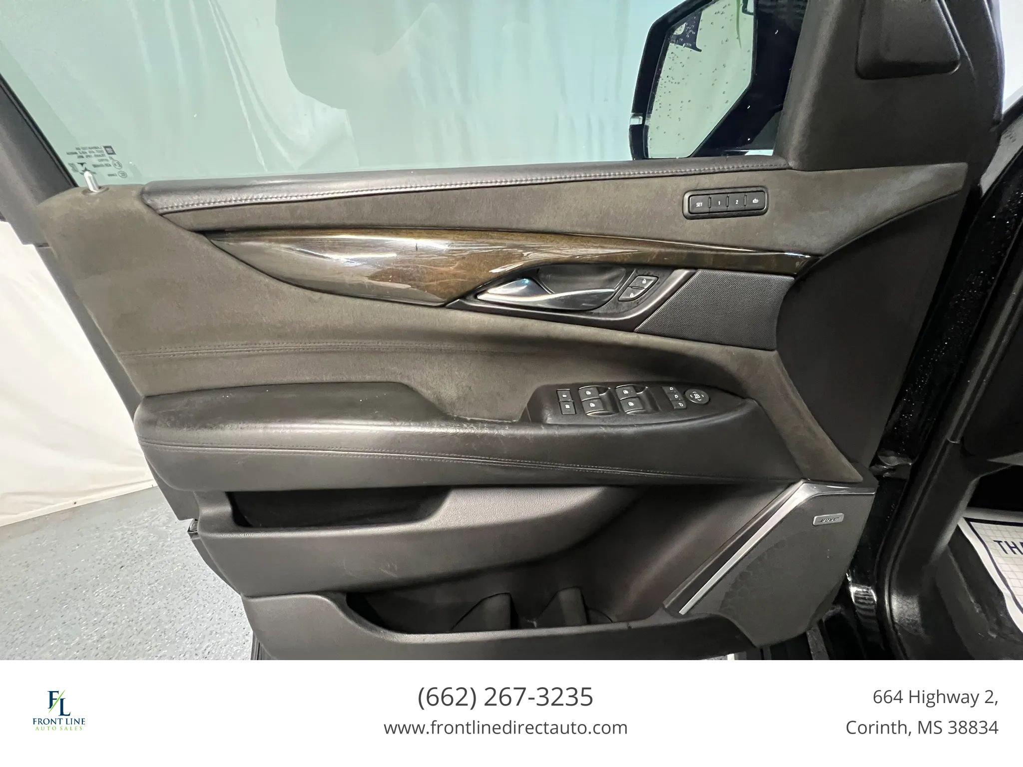 Used 2020 Cadillac Escalade Platinum RWD image 11