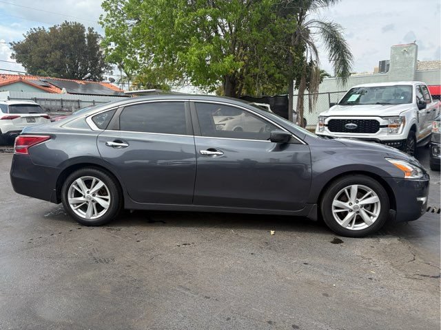 Used 2013 Nissan Altima 2.5 SV FWD image 5