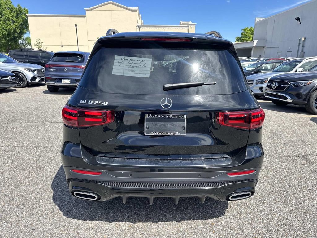 Used 2025 Mercedes-Benz GLB 250 image 6