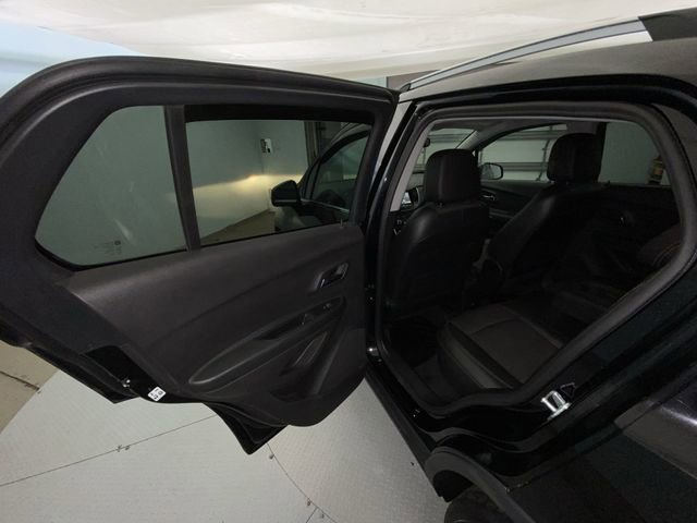 Used 2019 Chevrolet Trax LT w/ LT Convenience Package FWD image 22