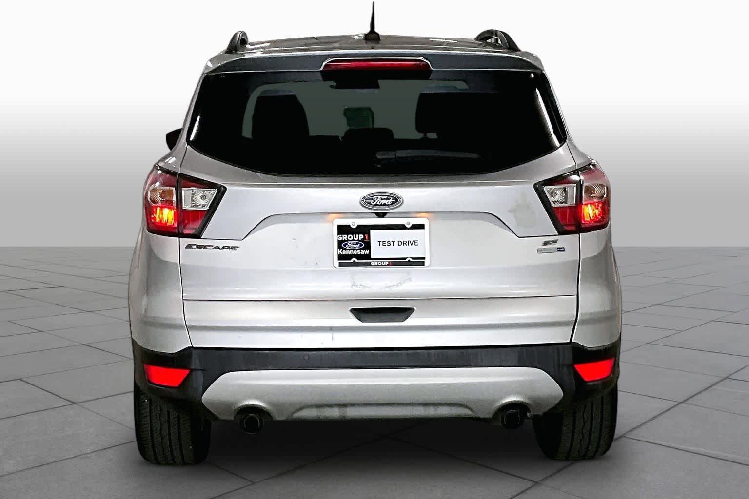 Used 2017 Ford Escape SE w/ Equipment Group 201A AWD/4WD image 5