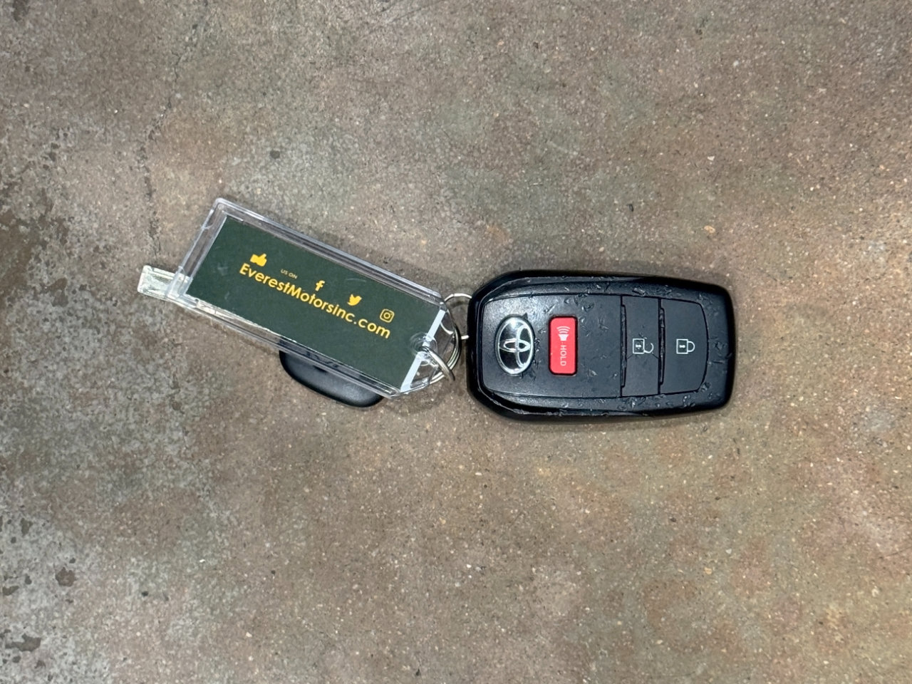 Used 2024 Toyota Tacoma SR image 32