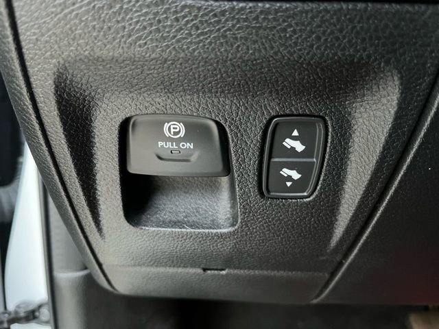 Used 2023 RAM 1500 Limited w/ Body Color Bumper Group image 17