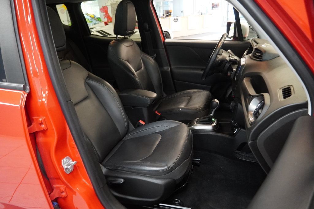 Used 2018 Jeep Renegade Limited AWD/4WD image 24